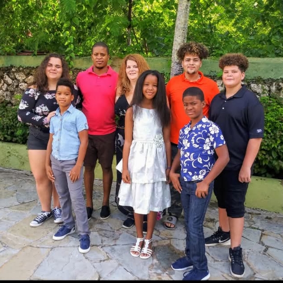 Meet your Posher, Laura - Picture 5 of 16